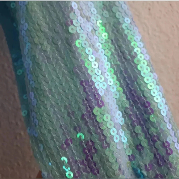 Girls DISNEY Frozen II Large (10-12) Elsa Sequin Sleeve Sweatshirt NWT - Picture 4 of 4